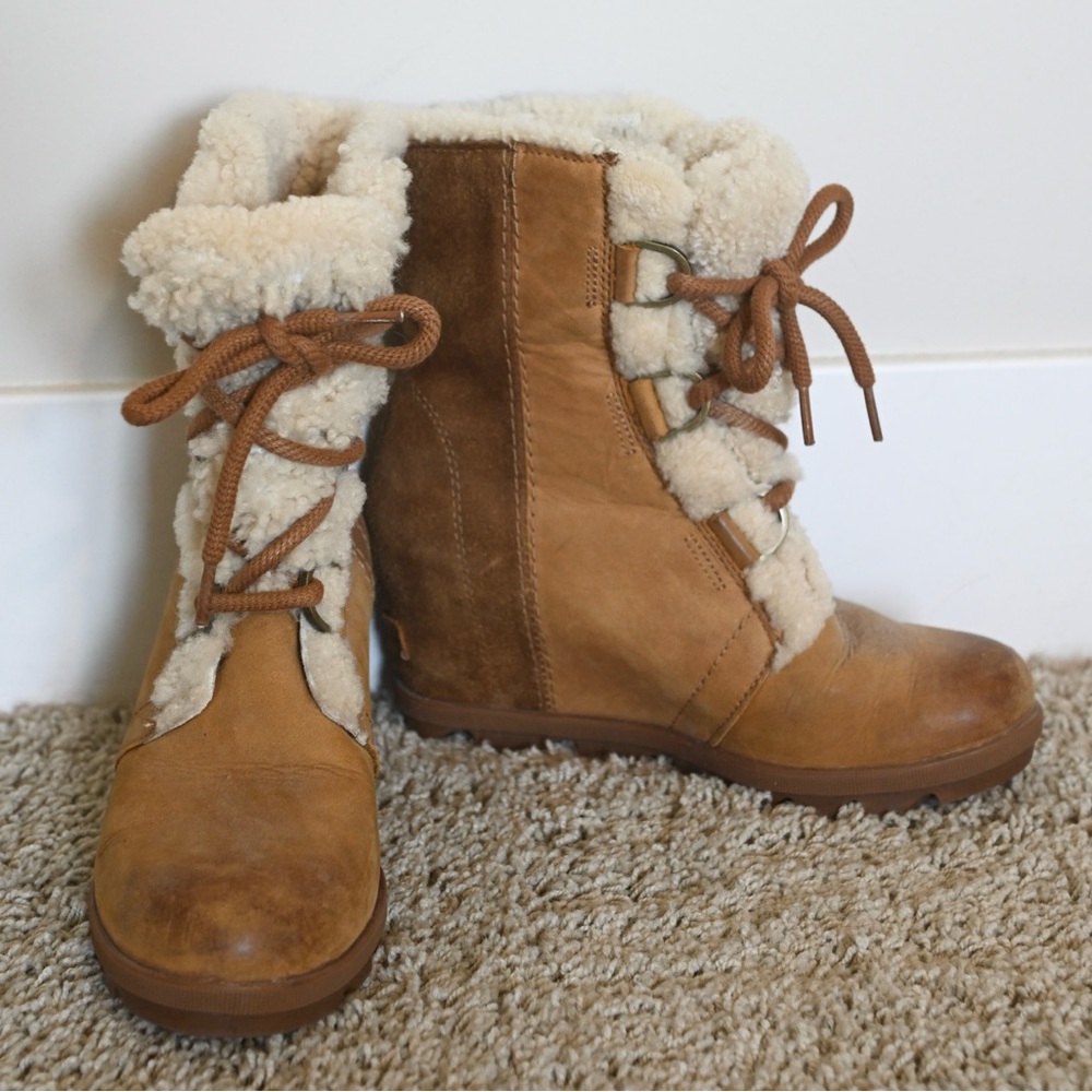 Sorel Joan of Artic Wedge- Shearling closed toe women’s shoe